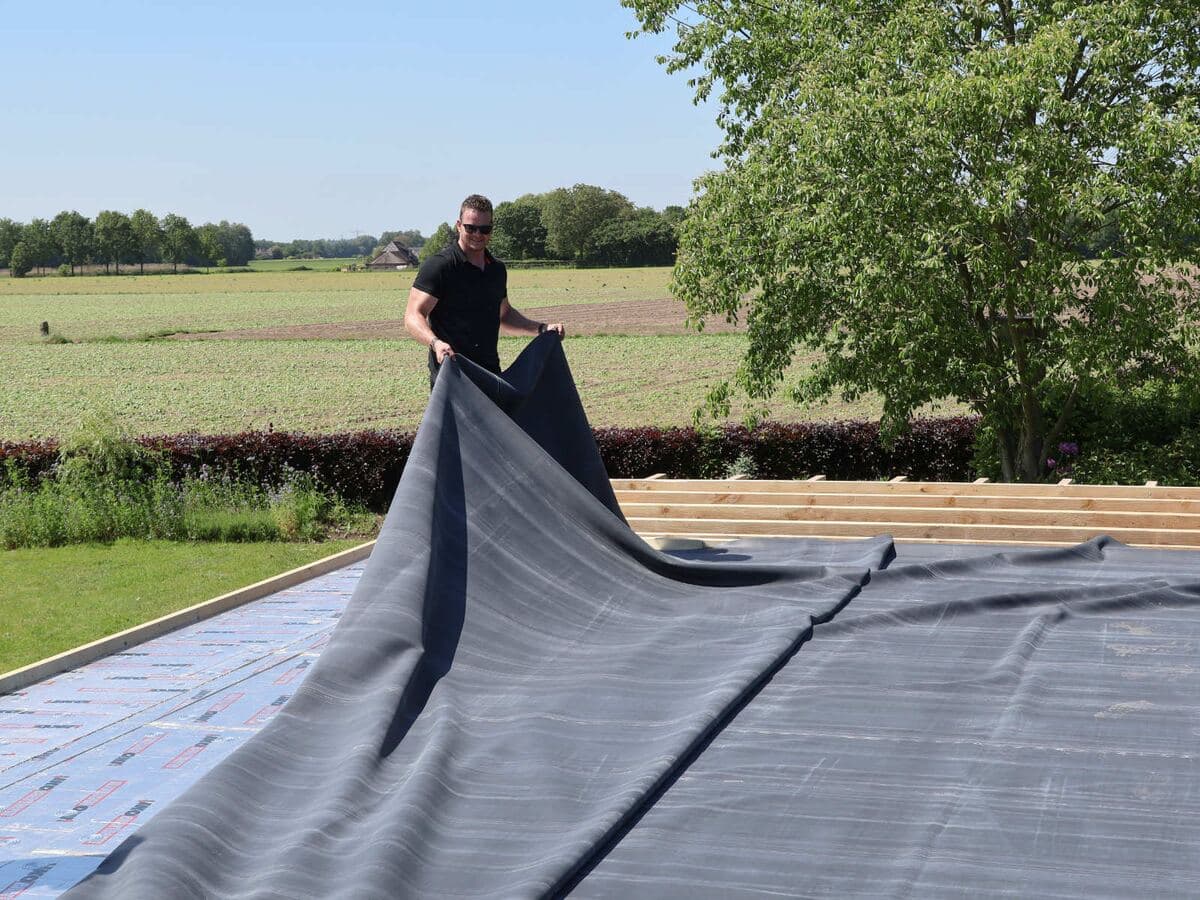 EPDM op maat, net uitgerold op een plat dak